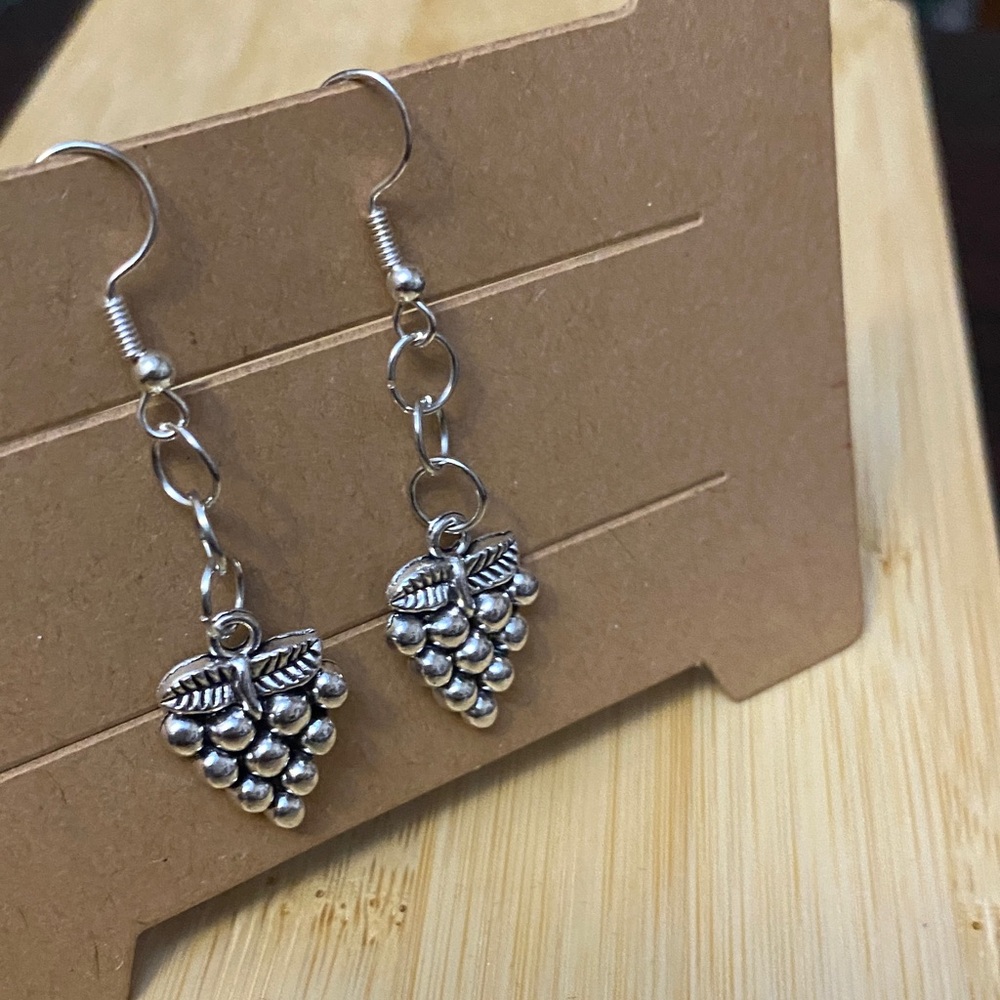 Chic Silver Grape Earrings
